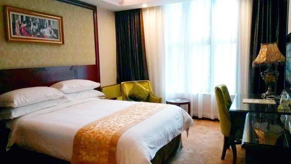 Vienna Hotel - Jinzhou Branch Гуанчжоу Экстерьер фото